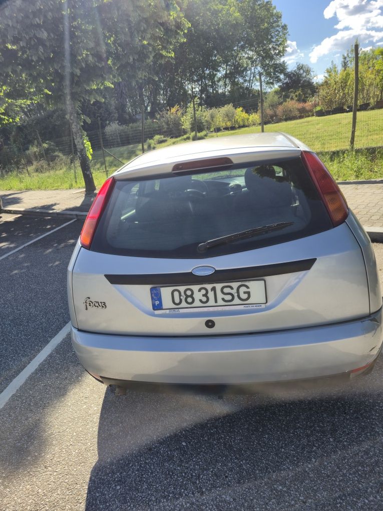 Ford Focus, 1.8 Tdi Gasóleo 2001, 5 portas, nacional