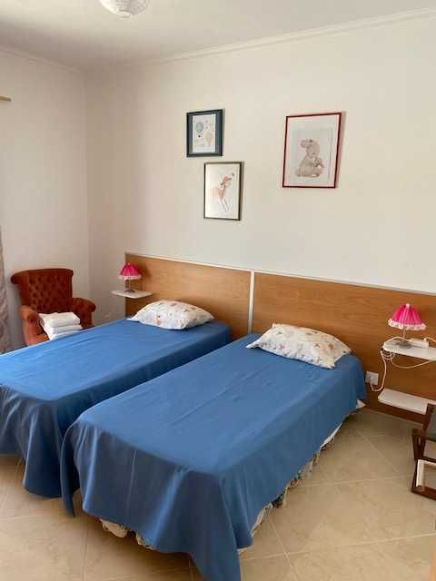 moradia c/piscina privada Armaçao pera/Algarve/400metro ditancia praia