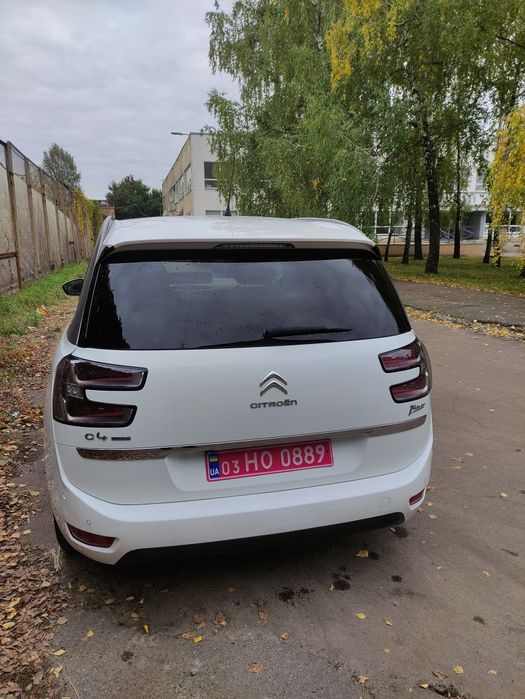 Автомобіль Сітроєн С4 гранд Пікассо