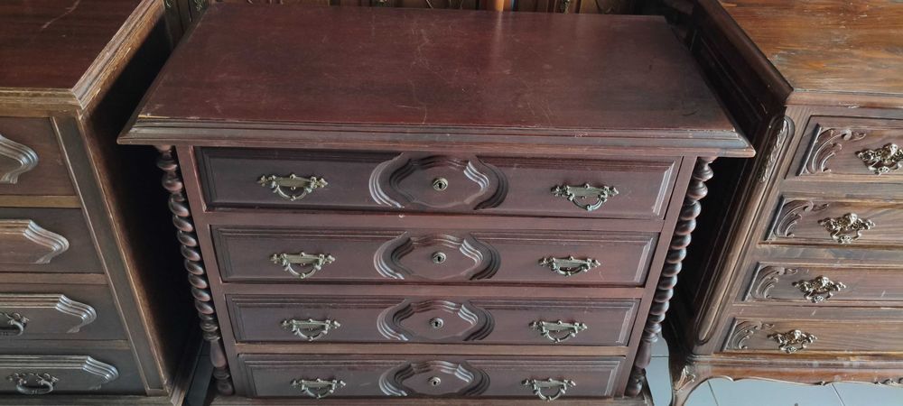 Várias comodas  bom estado