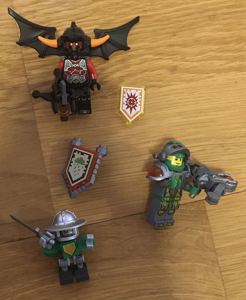 LEGO 70320  Nexo Knights, Myśliwiec V2 Aarona