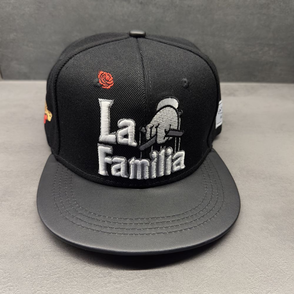 Nowa czapka "La Familia" — Snapback, unisex