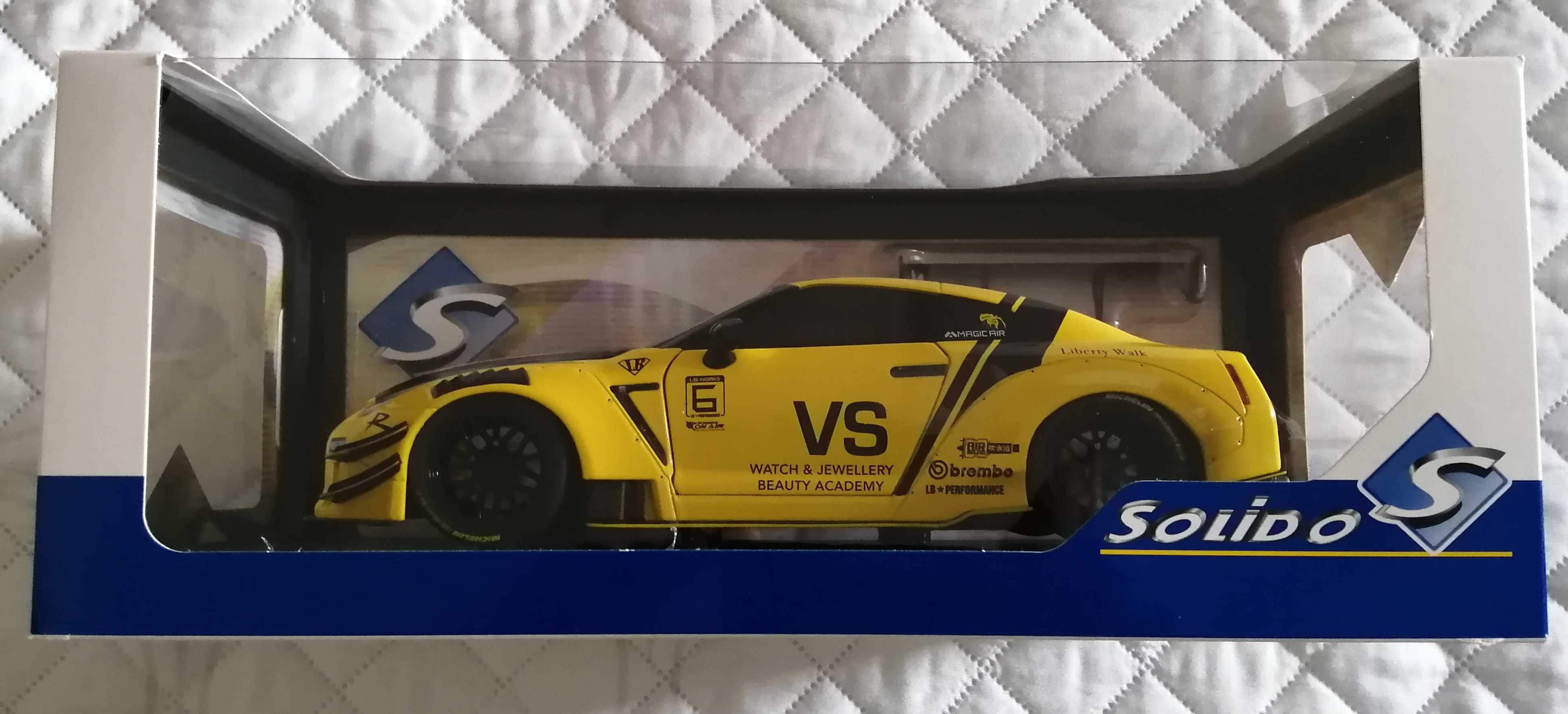Solido 1:18 Nissan Skyline GT-R LBWK NOVO