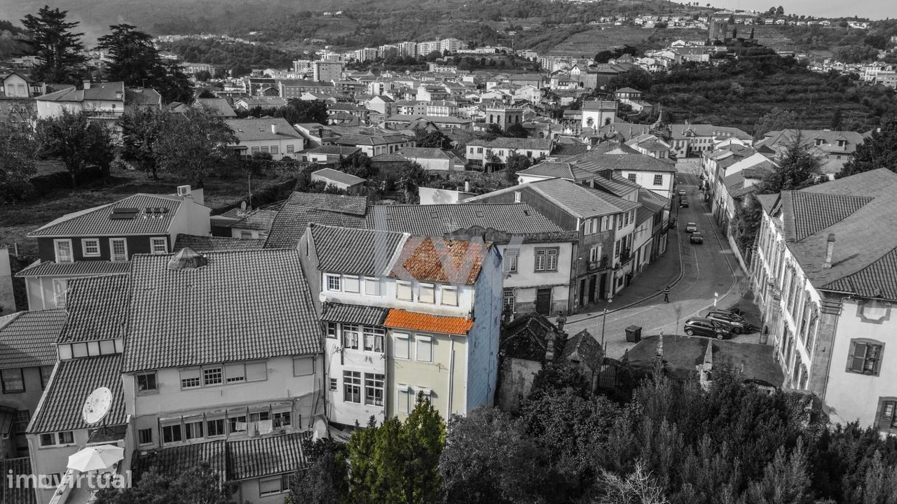 Prédio no Centro de Lamego – Rua Cardoso Avelino