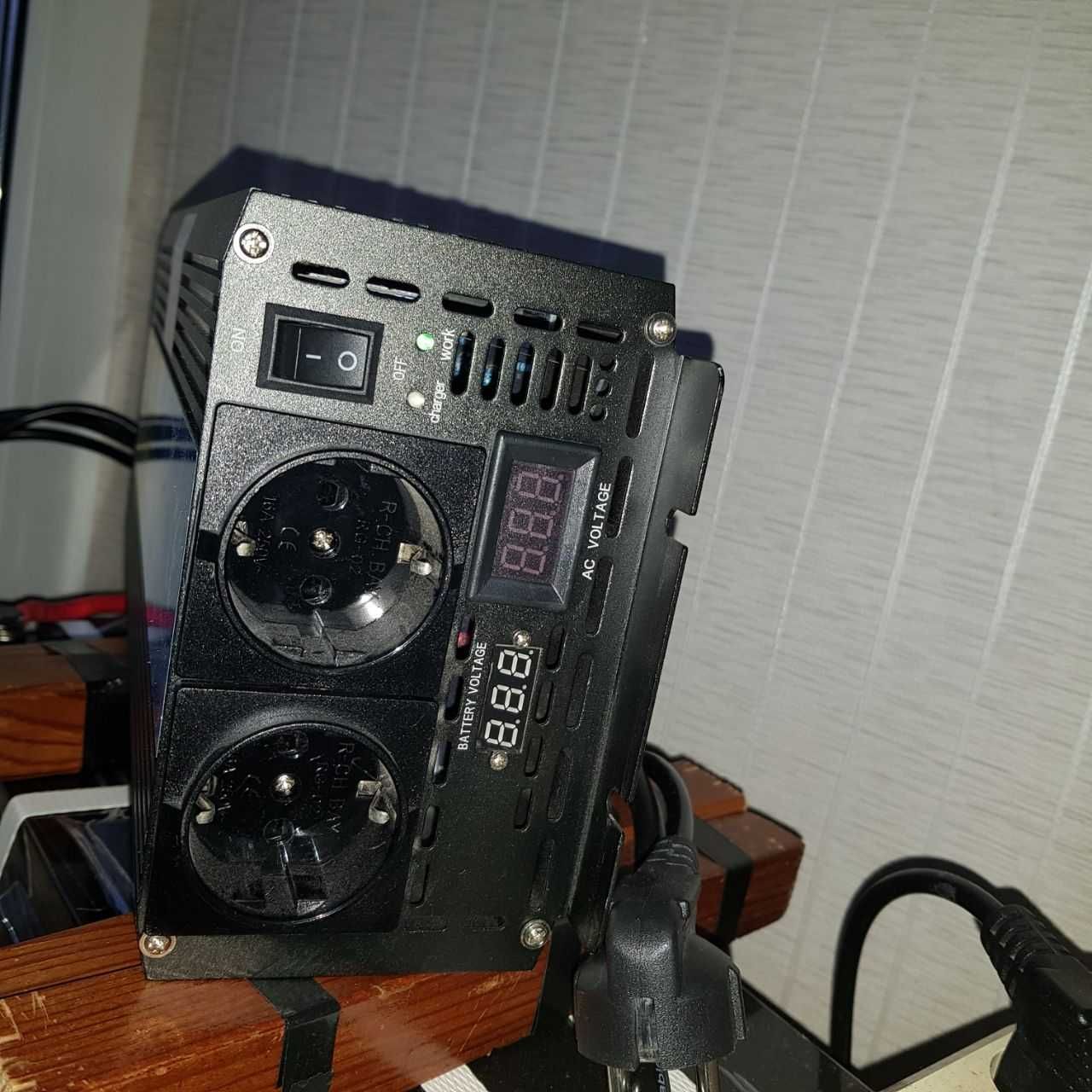 Продам інвертор (перетворювач) 2000W/4000W з функцією ДБЖ (UPS), 12В