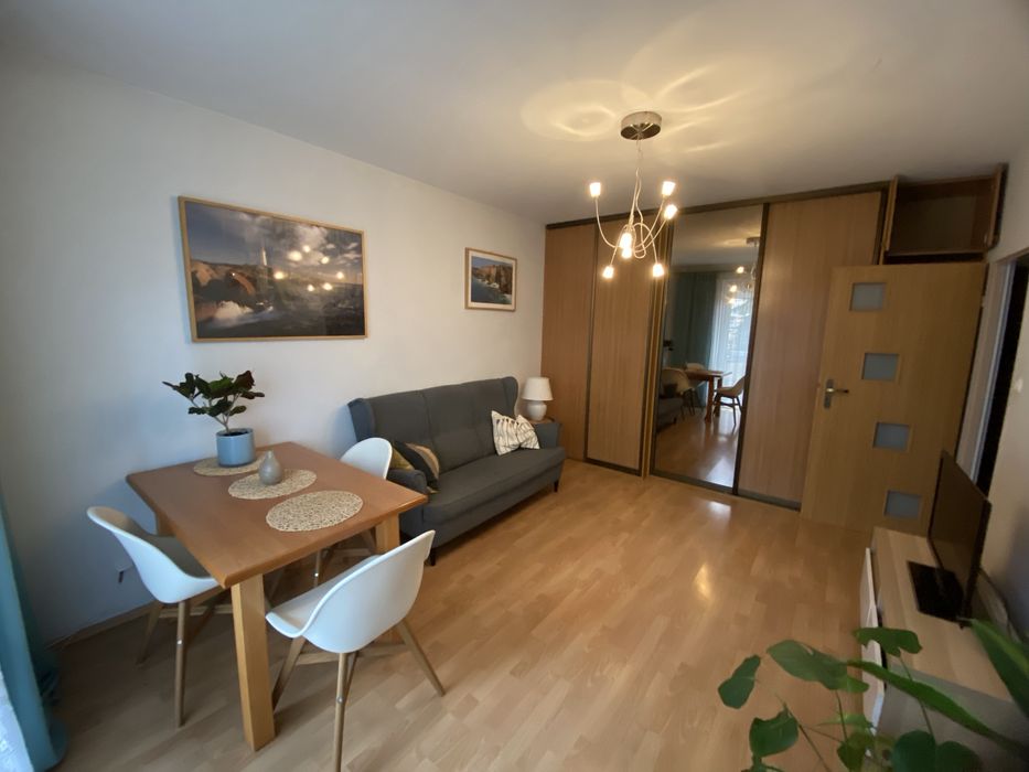 Sprzedam bezposrednio 2 pokojowe + balkon mieszkanie  43,5m2