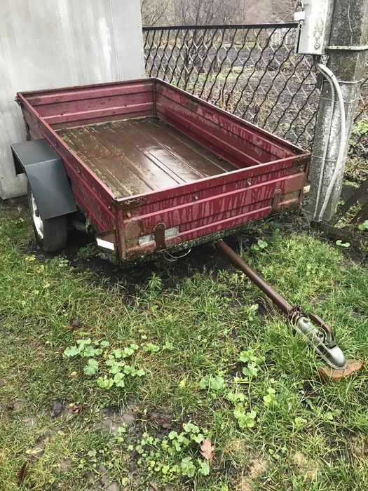 Автомобільний причіп легковий