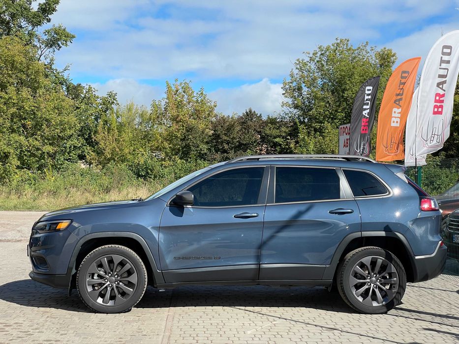 Jeep Cherokee 2021 бензин 3.2