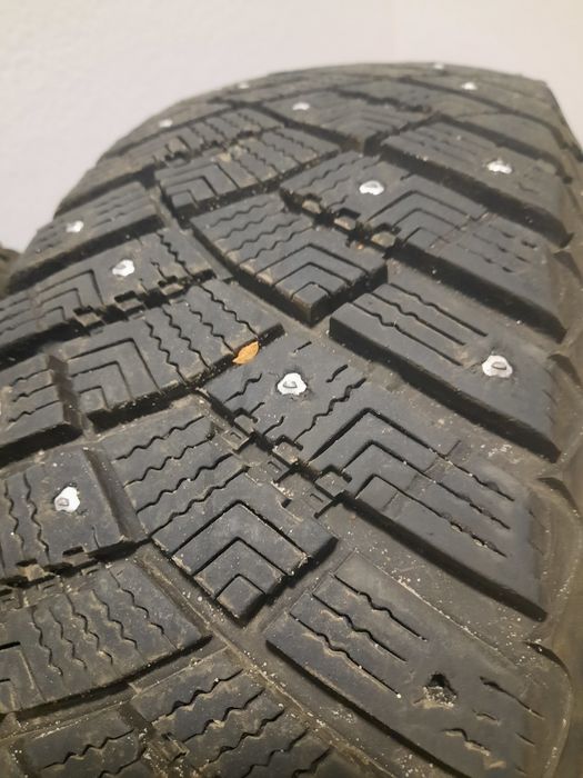 Зимові Шини Goodyear UltraGrip Ice Arctic 195/65 R15