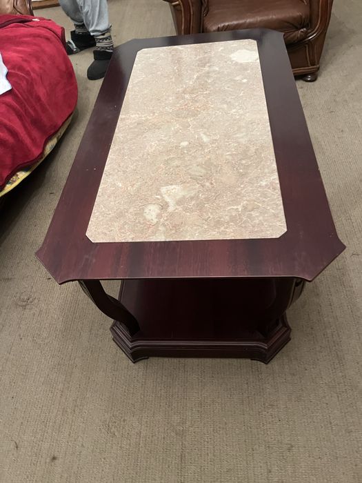 Mesa de sala em mogno e marmore