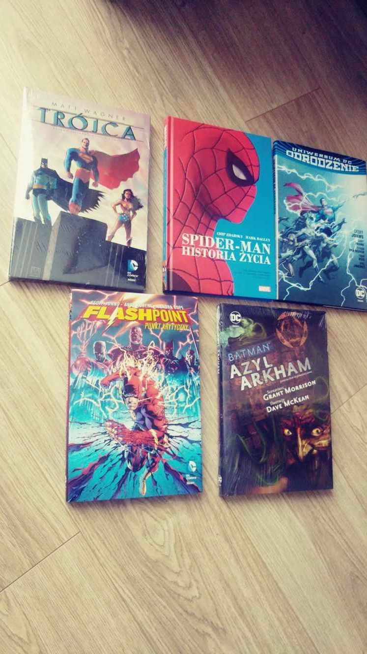 Zestaw komiksów Spider- man, Flash, Superman.