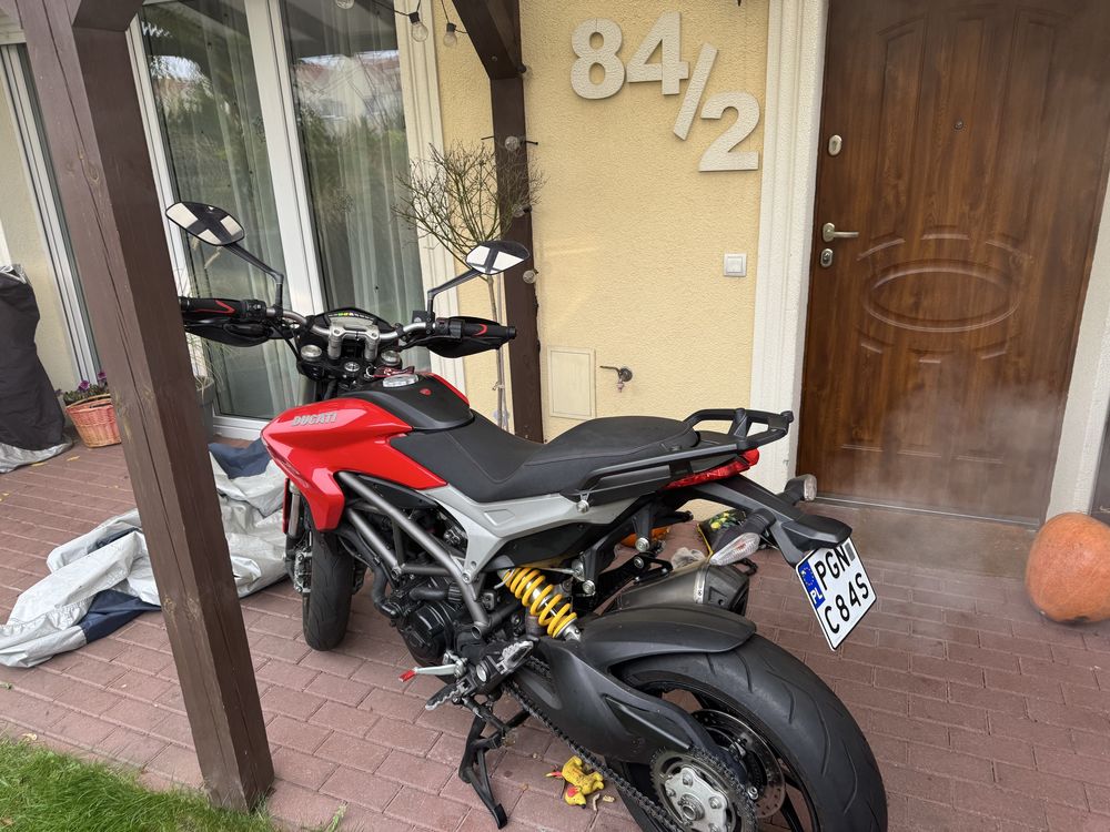 Ducati Hyperstada 821
