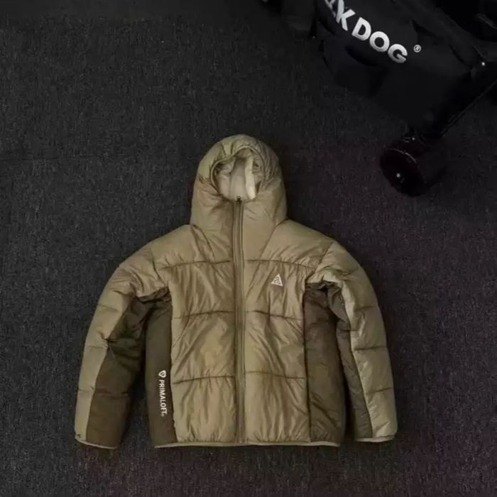 Зелений Пуховик Nike ACG