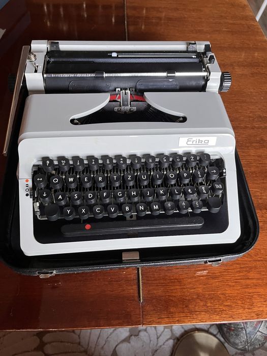 Maszyna do pisania Erika 50/60 - DDR - kompletna, w walizce,super stan