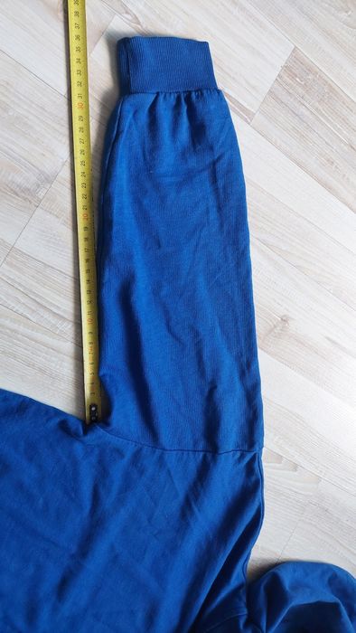 Bluza z kapturem rozmiar 152