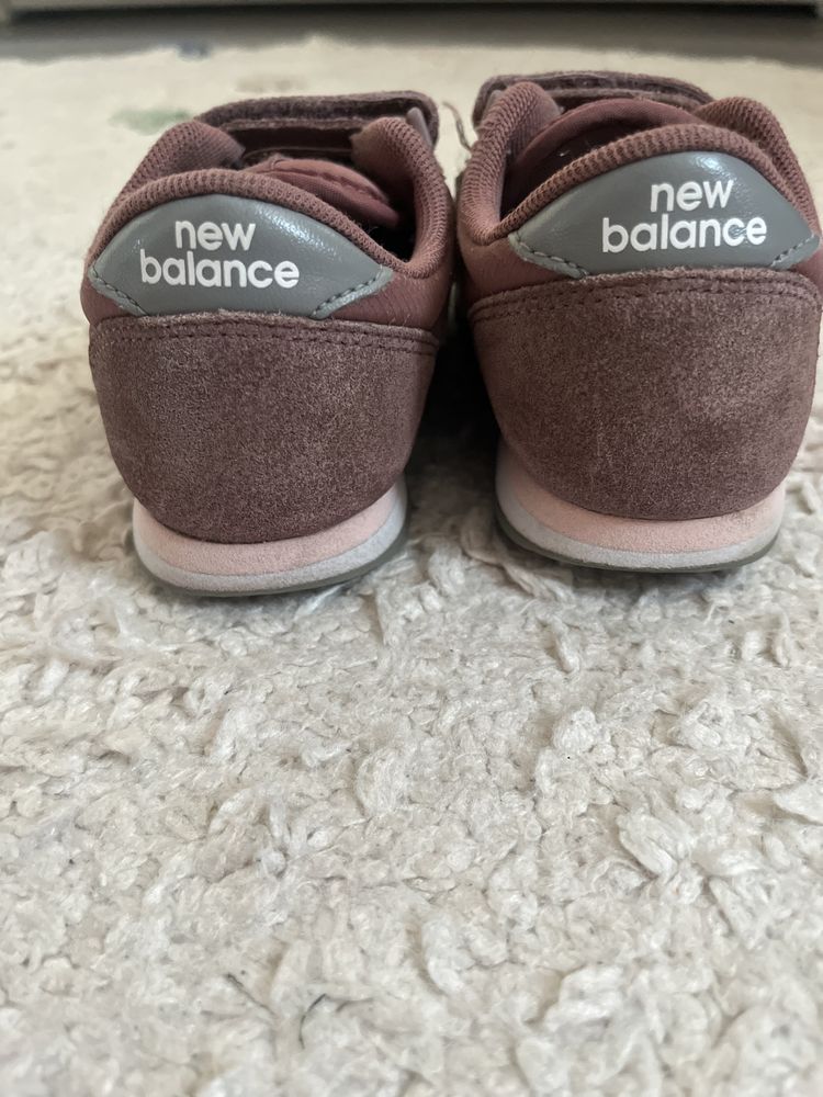 Buciki New Balance r. 28,5