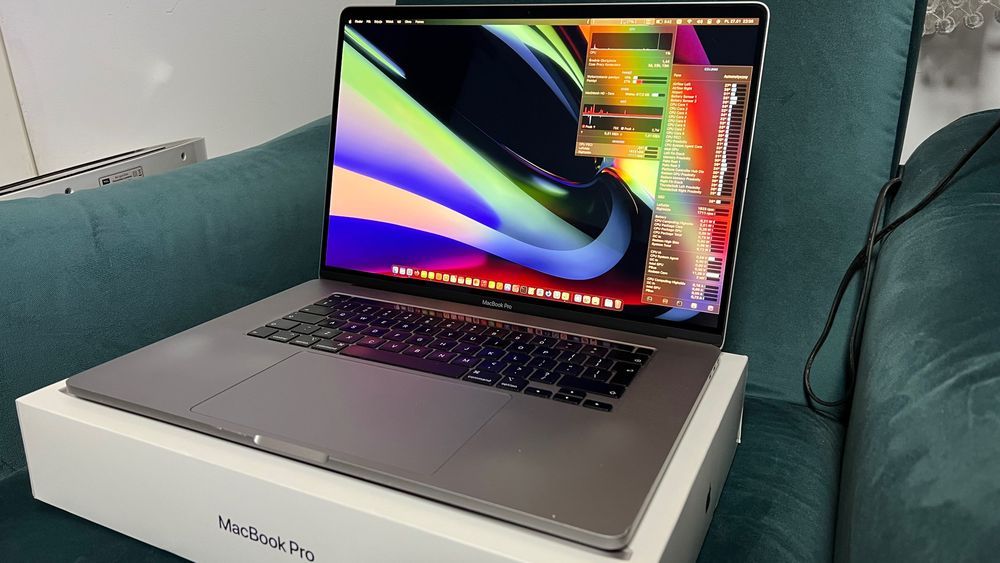 Macbook Pro 16 i9 8x2.3GHz 32GB 1TB 5500 8GB FV