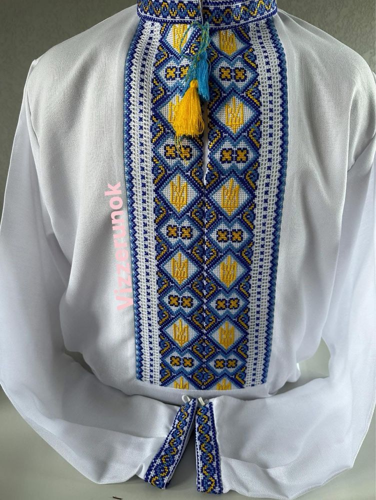 Патріотичні вишиванки ручноі роботи
