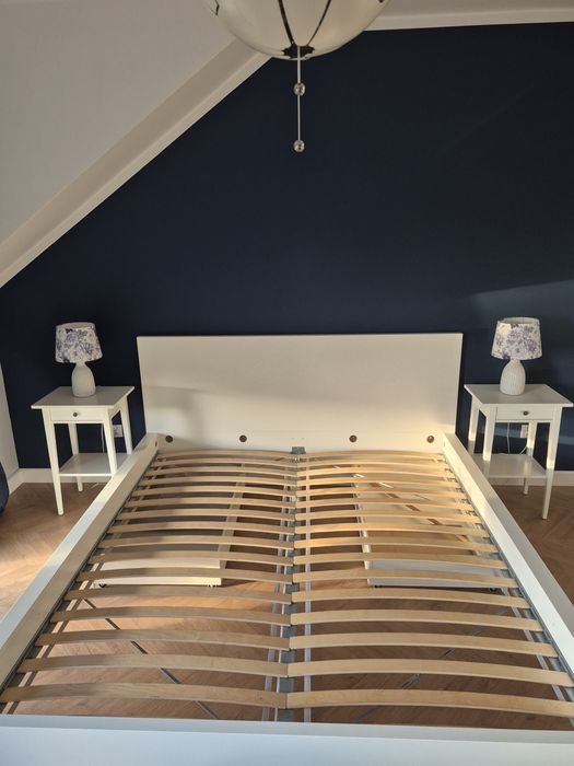 Łóżko + 2 stoliki