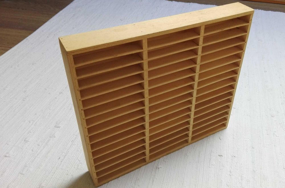 Estante / organizador / arquivador de cassetes em madeira, genuíno 80s