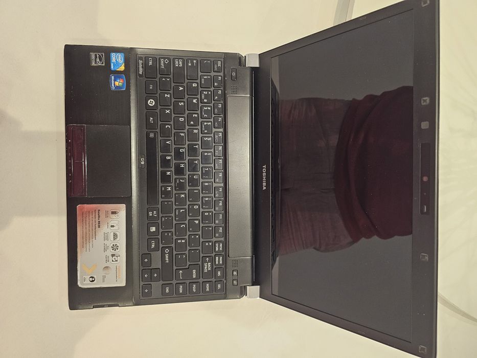 Portátil Toshiba Satellite R630