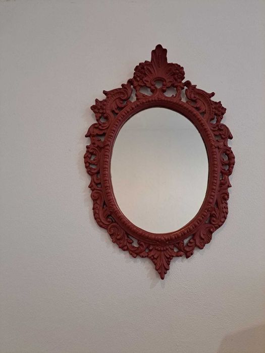 Espelho com moldura em papel maché pintado