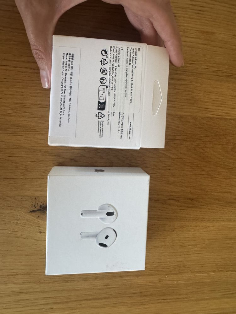 Nowe słuchawki Apple Airpods 4 z etui oryginalne nieotwierane