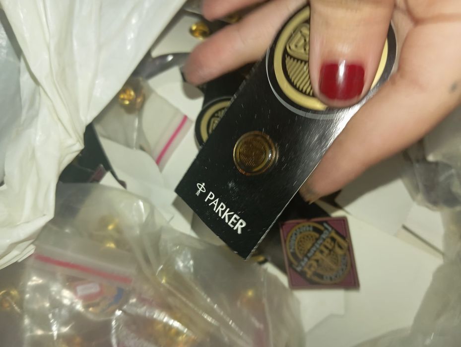 Muitos pins da Parker tem 5 diferentes vários repetidos