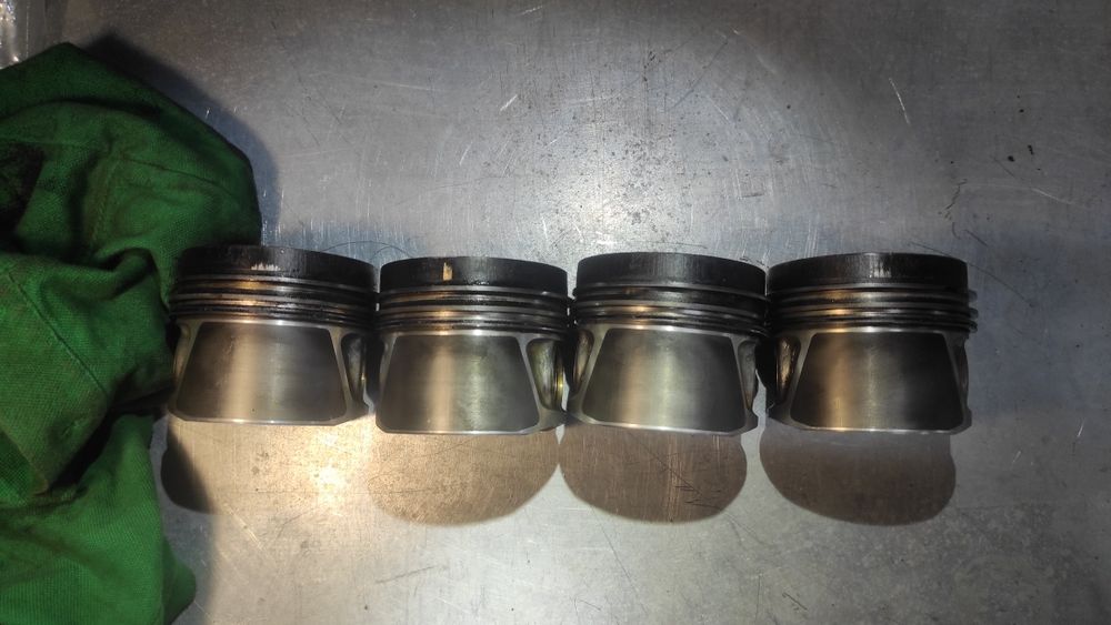 Поршні крафтер 2.0 2012