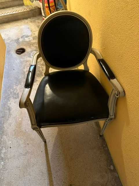 Cadeira antiga para restauro
