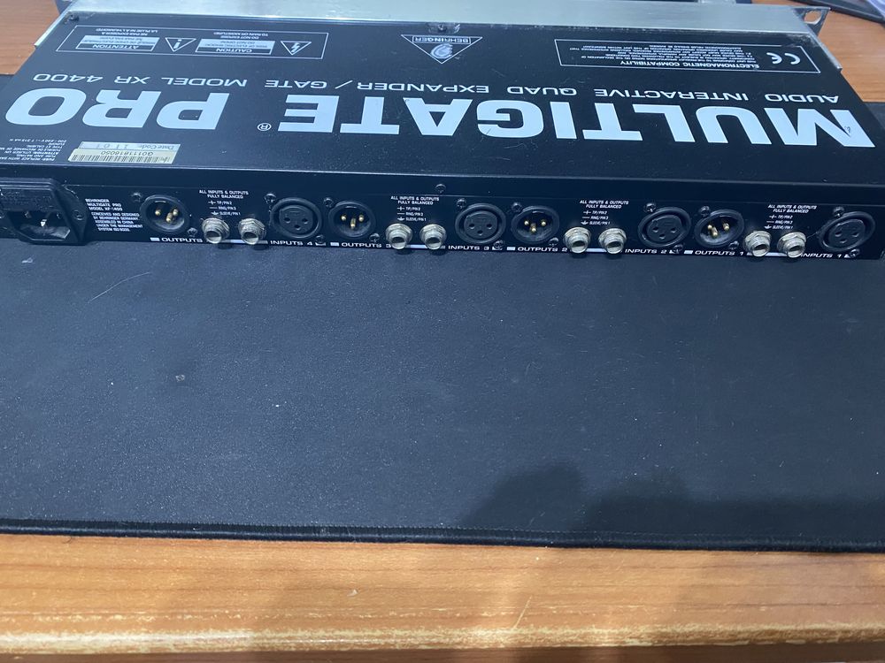 Behringer Multigate Pro XR4400