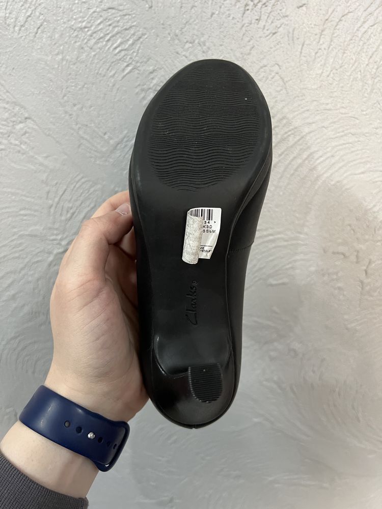 Оригінал! Туфлі Clarks Adriel Viola (22.0)