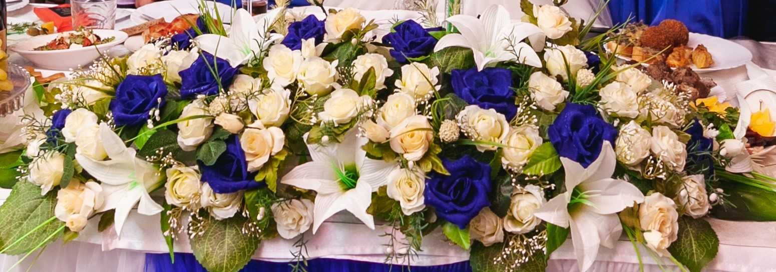 декор на весілля в синьому кольорі (президіум, екібана і тд)