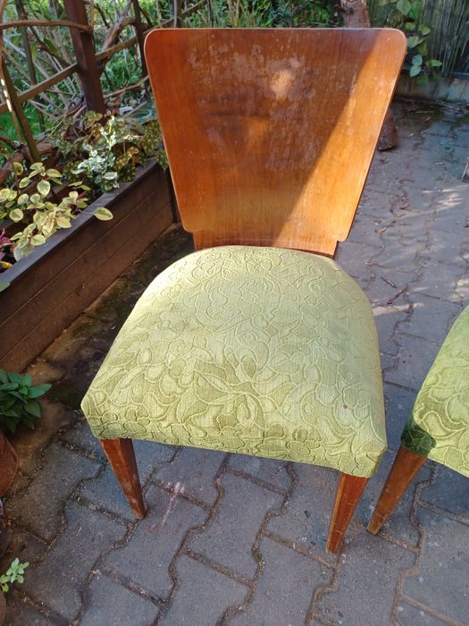 2 krzesła proj. J. Halabala UP Zavody, Czechosłowacja