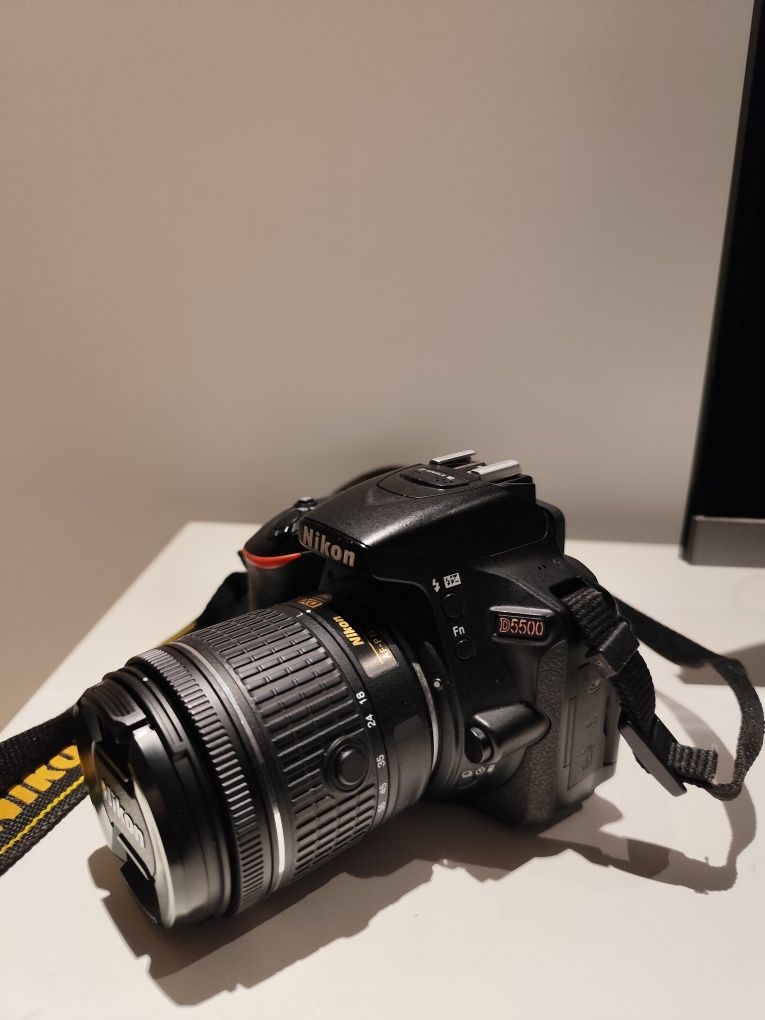 Nikon D5500 com lente 18-55mm