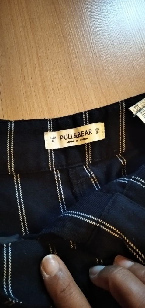 Calças largas Pull&Bear com cinto