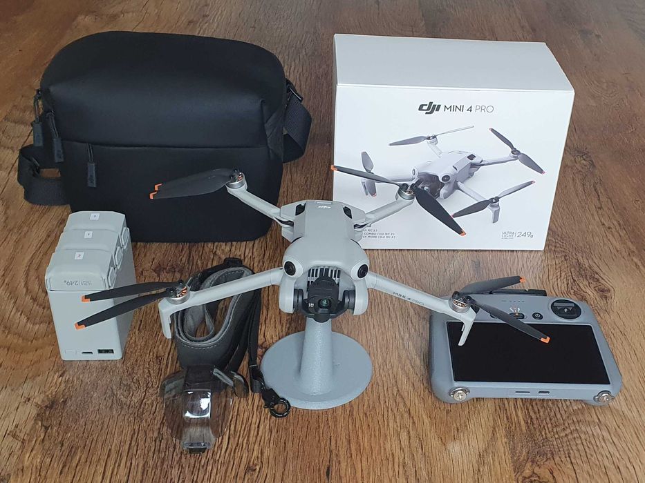 Dron DJI mini 4 pro /FMC/ fly more combo / DJI Care