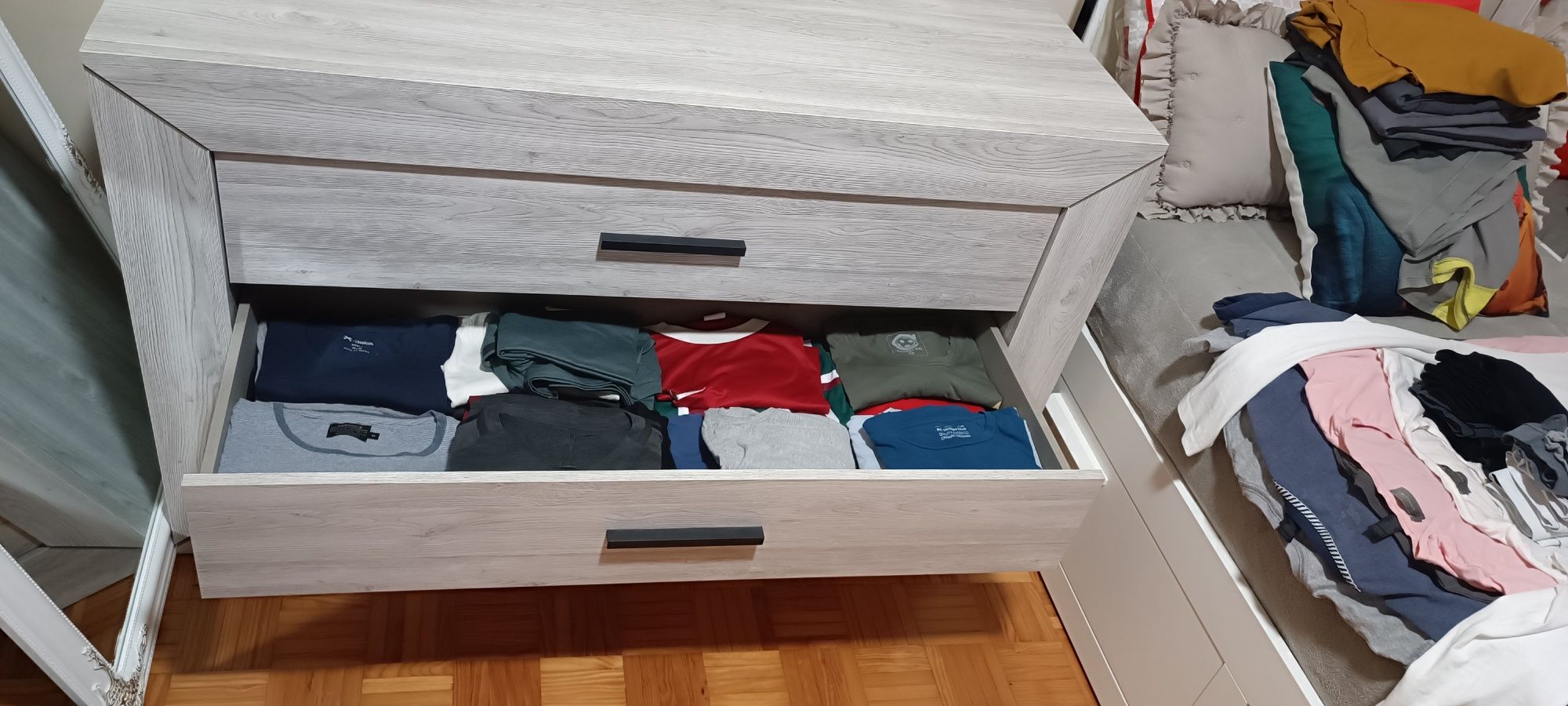 Cômoda impecável