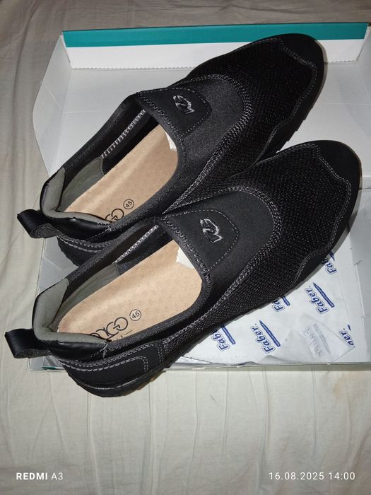 Обувь 45 размер лёгкие. Новые.