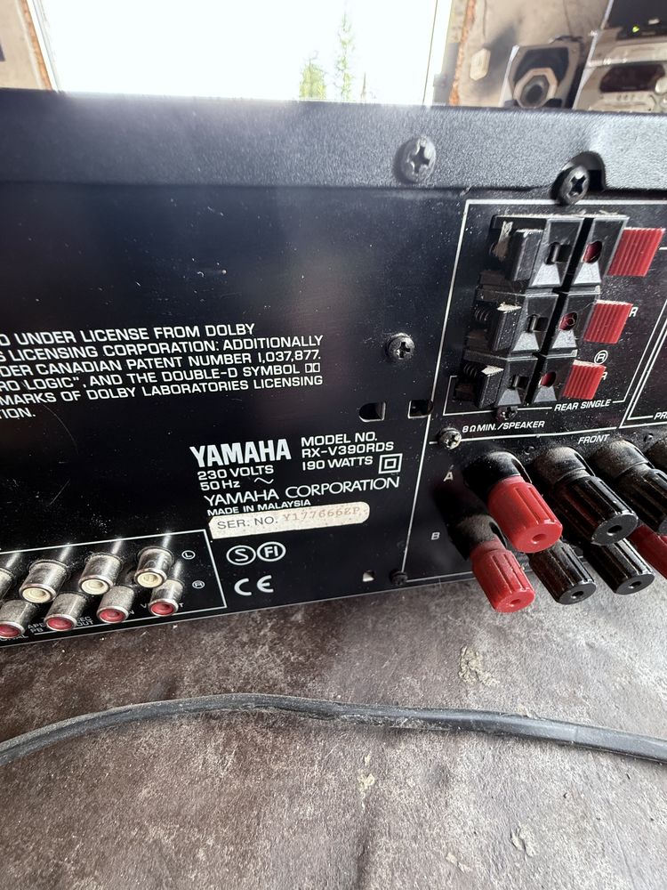 Amplituner YAMAHA RX-V390 RDS czarny