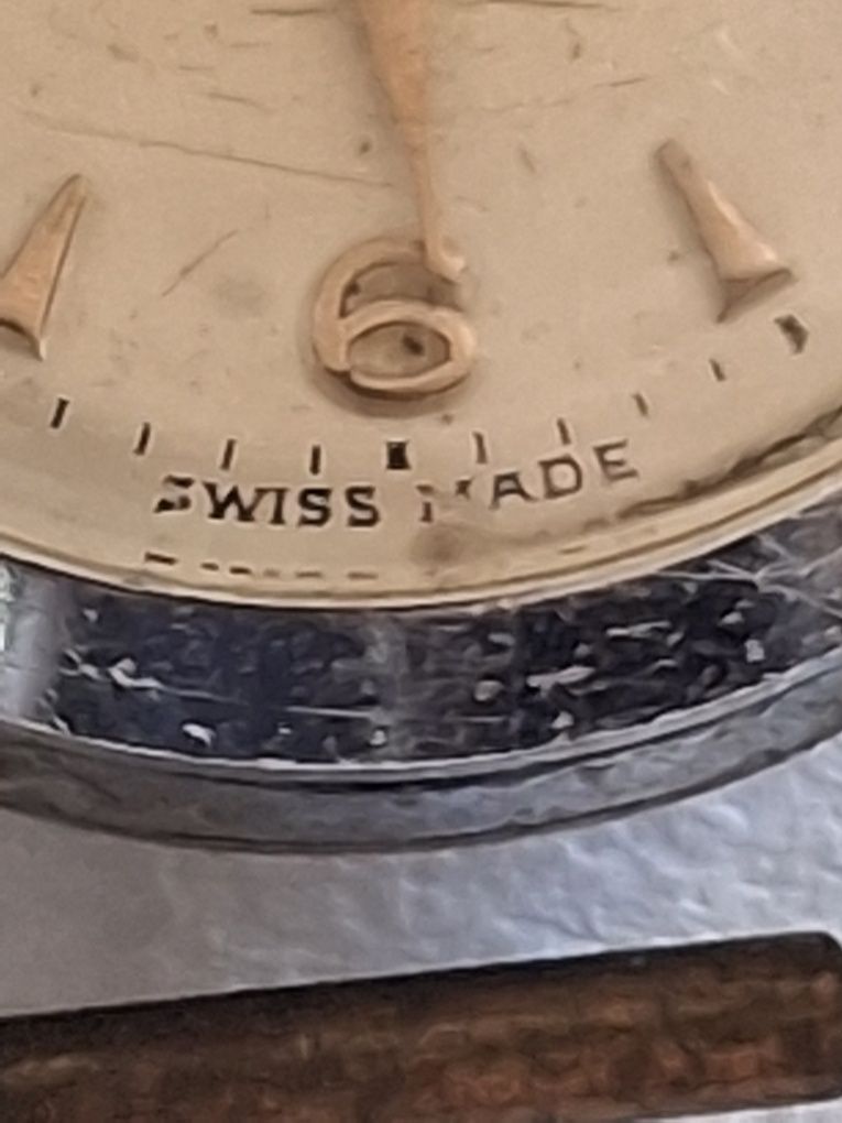 Pequeno relógio senhora swiss made vintage