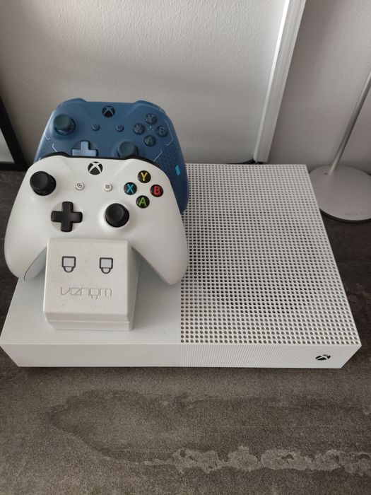 Xbox one s All-Digital 1TB +2 pady + 12gier