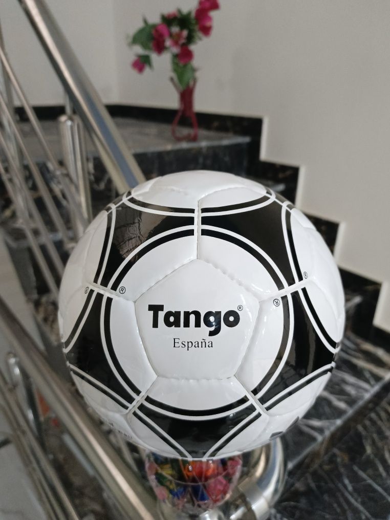 Piłka nożna Adidas Tango 1982