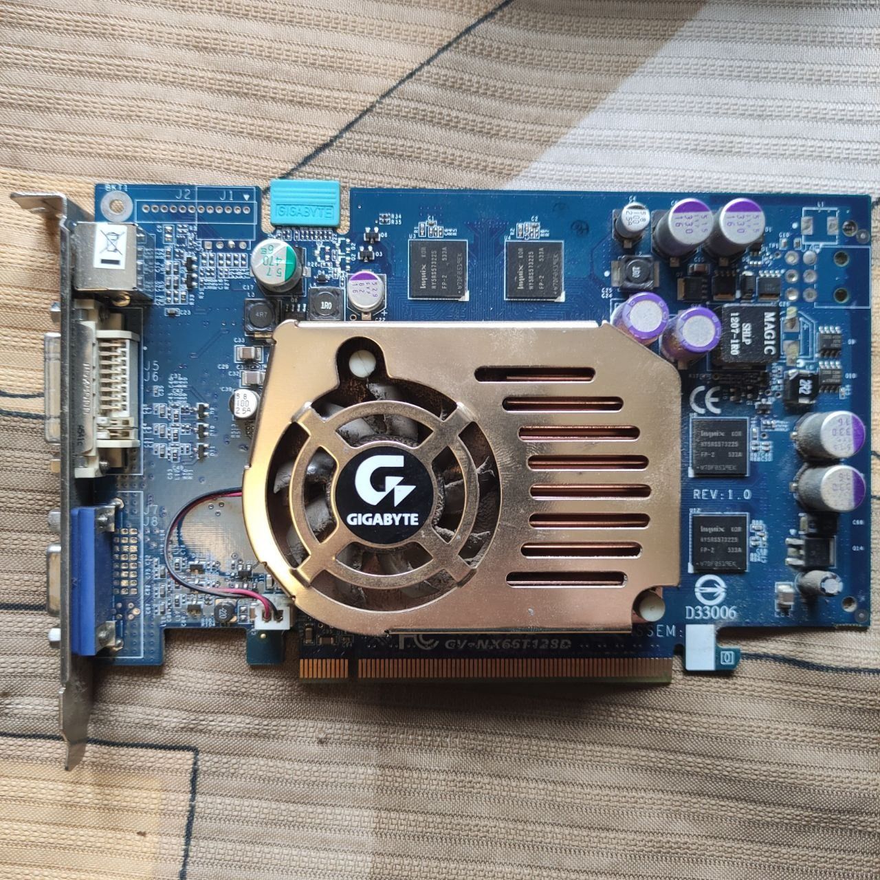 Видеокарта Gigabyte GV-NX66T128D GeForce 6600GT Videocard Review