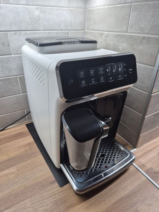 Ekspres Philips LatteGo 3200