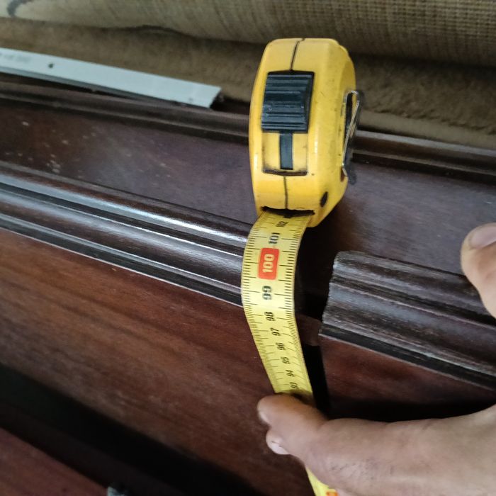 Mesa antiga e 6 cadeiras