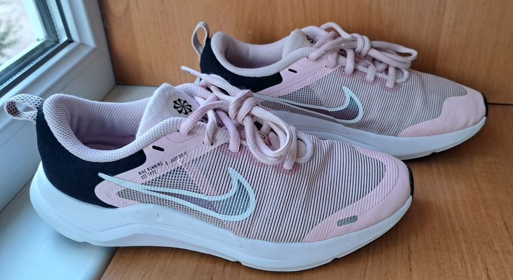 Кросівки оригінальні Nike p36,5