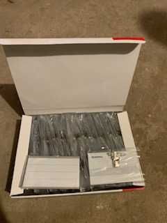 Identyfikator Donau z klipsem i agrafką