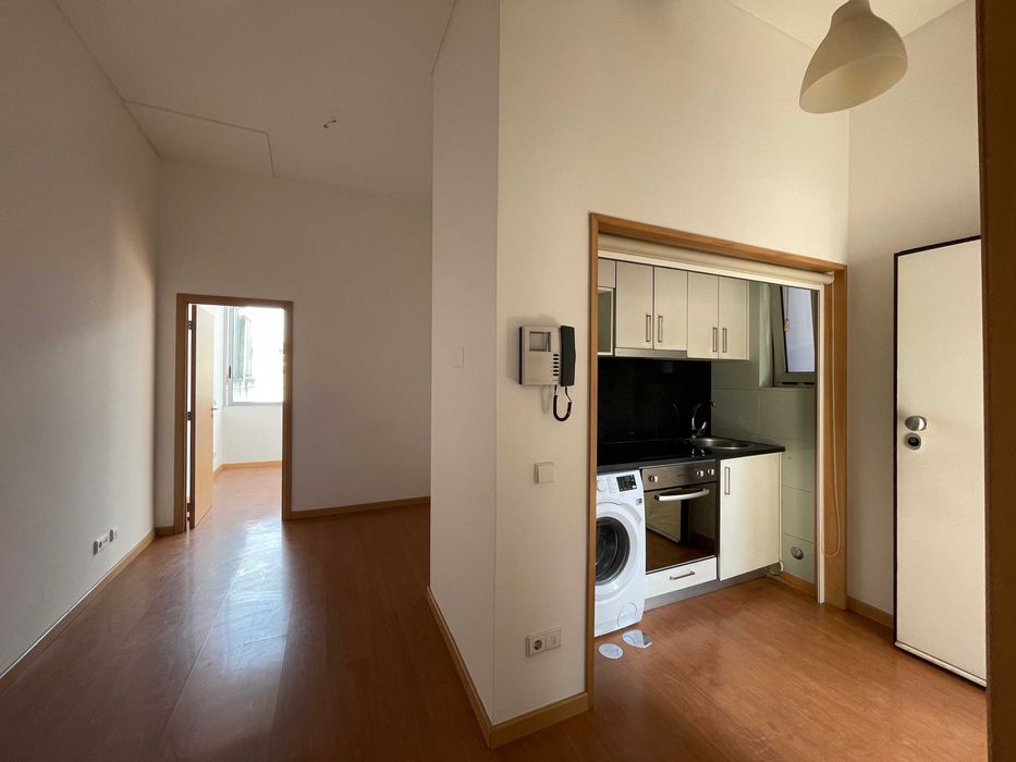 T2 Duplex  c/ Garagem, Antas, com rendimento 6,5% ou devoluto