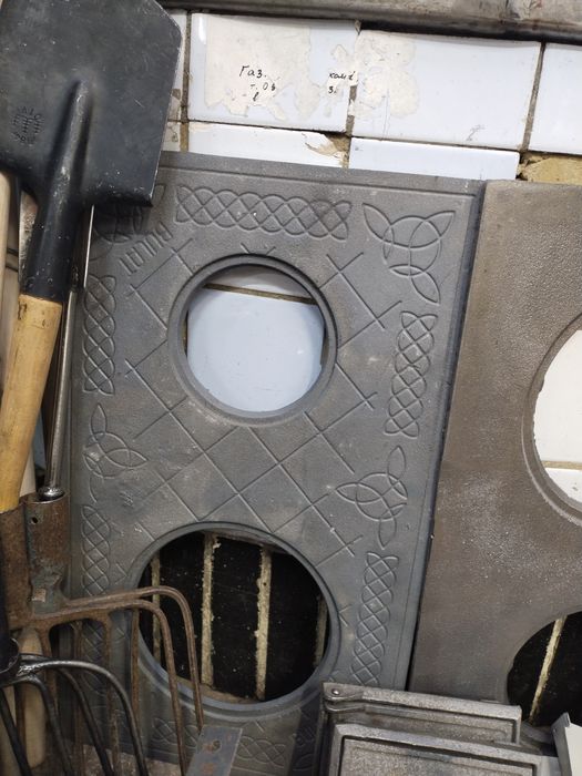 Продам чугунные плиты,дверцы,колосники.